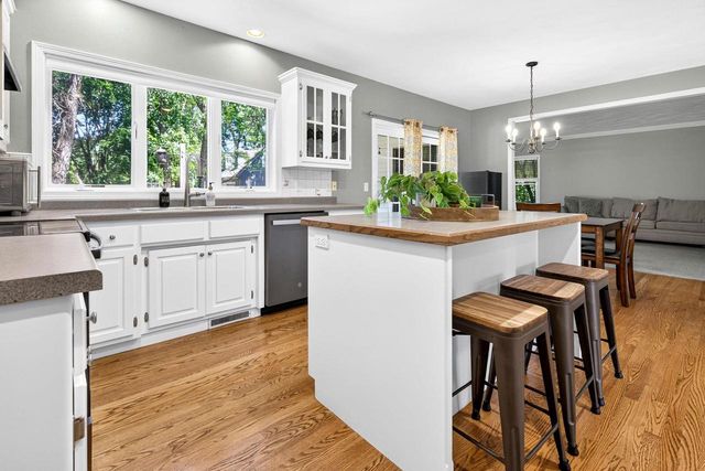2415 MAPLE GROVE DRIVE, Neenah, WI 54956