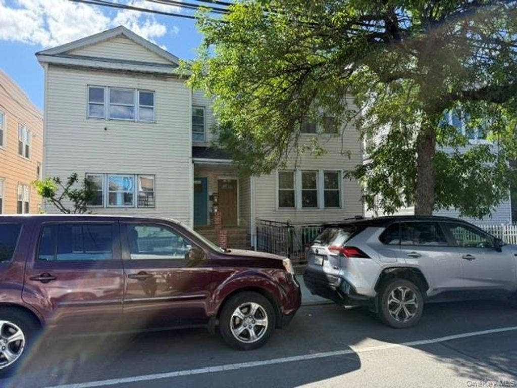 5056 47 St, Woodside, NY 11377