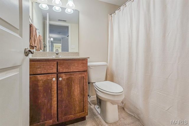 9218 Bent Pine Court F, St Louis, MO 63126