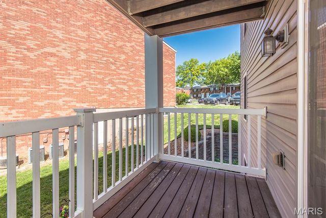 9218 Bent Pine Court F, St Louis, MO 63126
