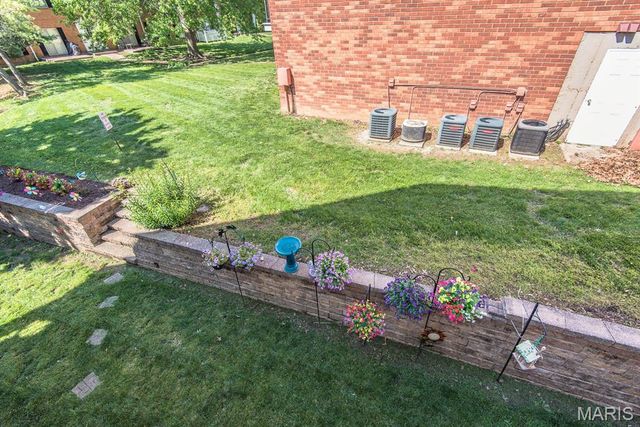 9218 Bent Pine Court F, St Louis, MO 63126