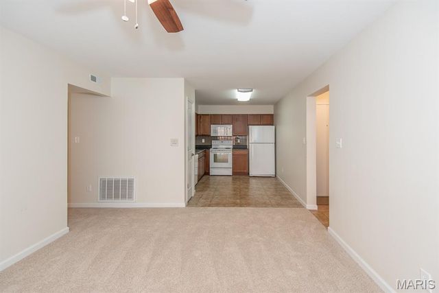 9218 Bent Pine Court F, St Louis, MO 63126
