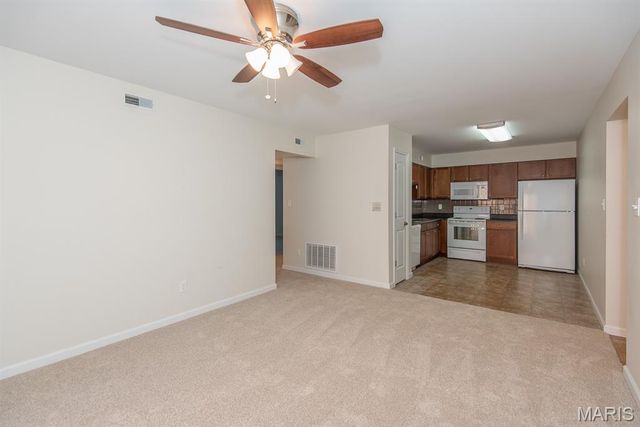 9218 Bent Pine Court F, St Louis, MO 63126
