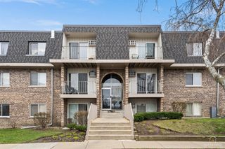 983 Crimson Court 2-206, Prospect Heights, IL 60070