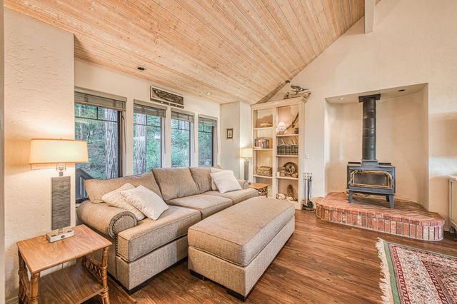 39571 Crest Point Ln, Shaver Lake, CA 93664