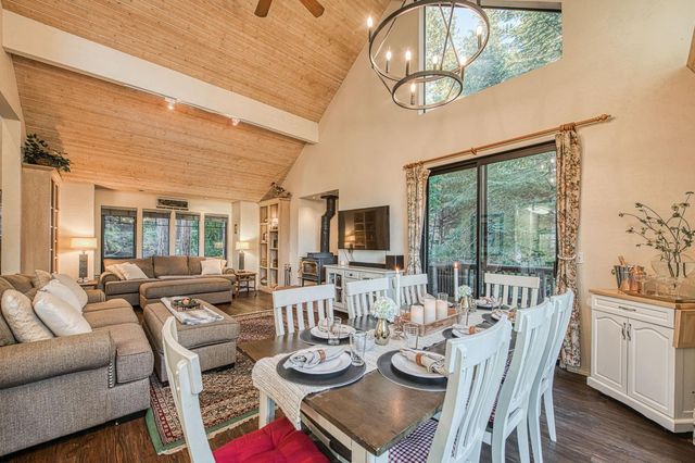 39571 Crest Point Ln, Shaver Lake, CA 93664