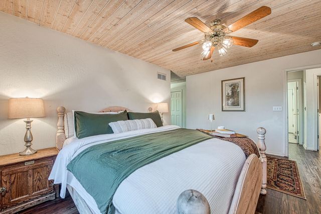 39571 Crest Point Ln, Shaver Lake, CA 93664