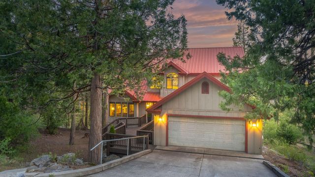 39571 Crest Point Ln, Shaver Lake, CA 93664