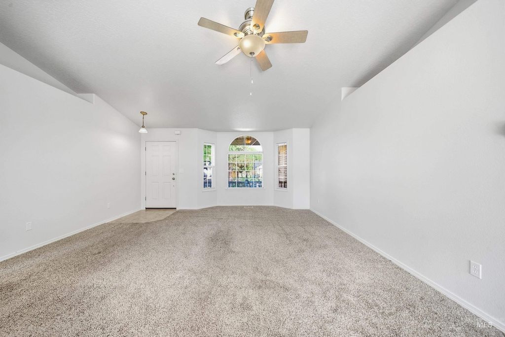 2419 E Maryland Ave, Nampa, ID 83686 photo 2