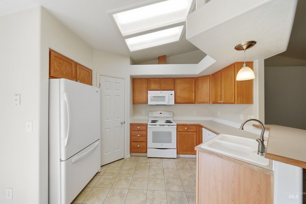 2419 E Maryland Ave, Nampa, ID 83686 photo 4