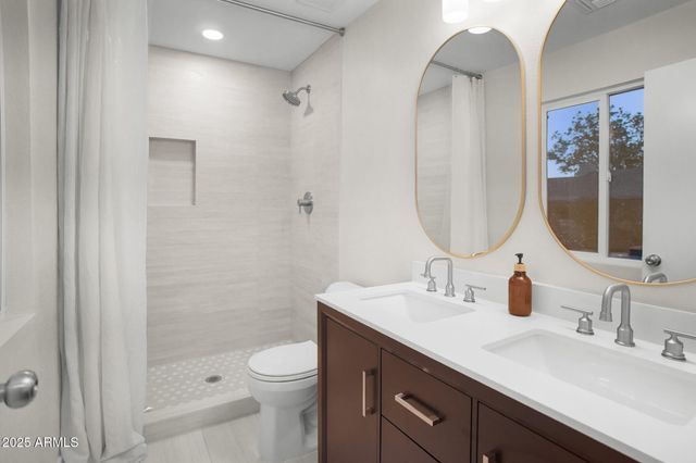 3009 W GAIL Road, Phoenix, AZ 85029