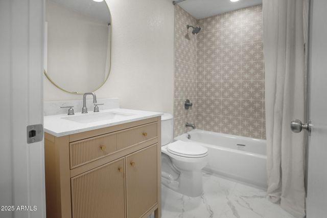 3009 W GAIL Road, Phoenix, AZ 85029