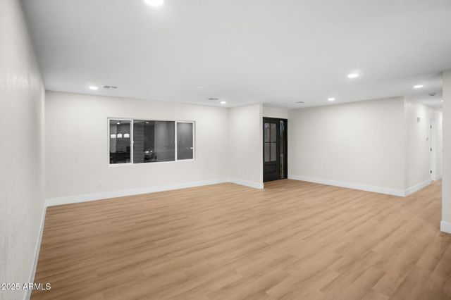 3009 W GAIL Road, Phoenix, AZ 85029