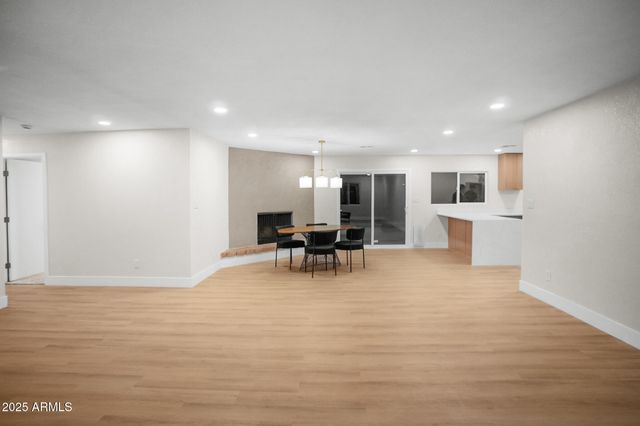 3009 W GAIL Road, Phoenix, AZ 85029