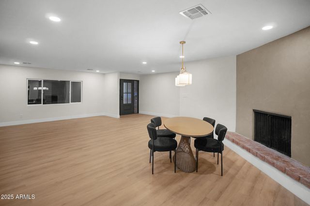 3009 W GAIL Road, Phoenix, AZ 85029