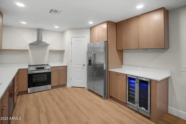 3009 W GAIL Road, Phoenix, AZ 85029