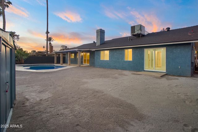 3009 W GAIL Road, Phoenix, AZ 85029