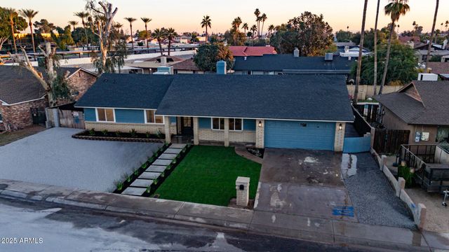 3009 W GAIL Road, Phoenix, AZ 85029