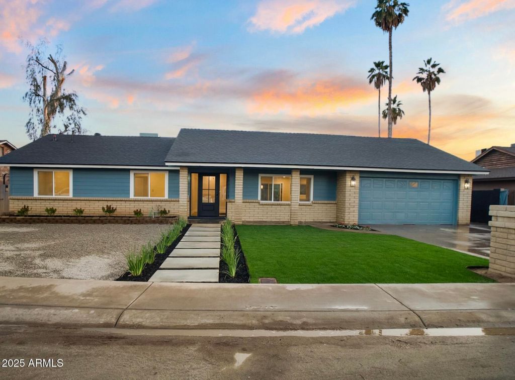 3009 W GAIL Road, Phoenix, AZ 85029