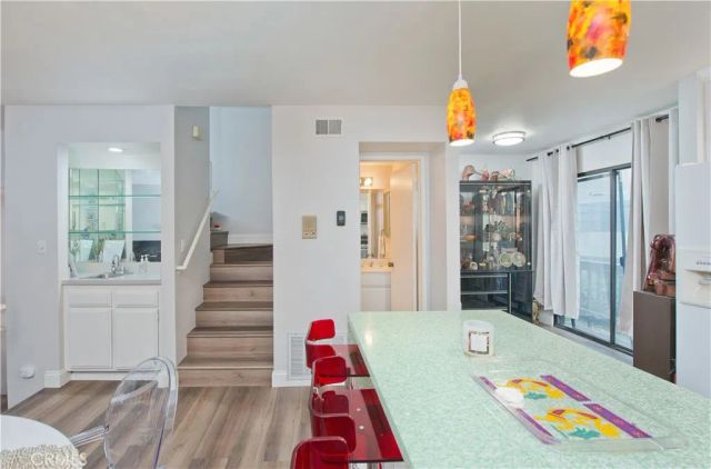 5711 Owensmouth 107, Woodland Hills, CA 91367