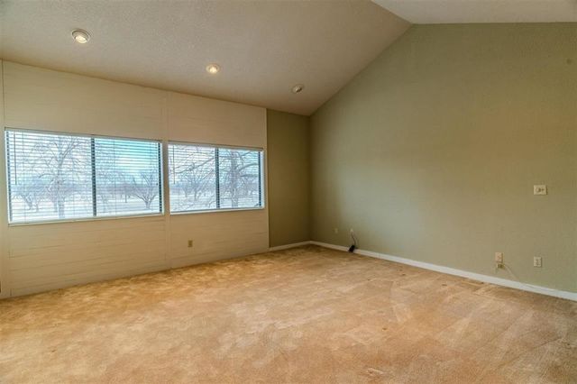 417 NW Chimney Creek Dr, Lawton, OK 73505