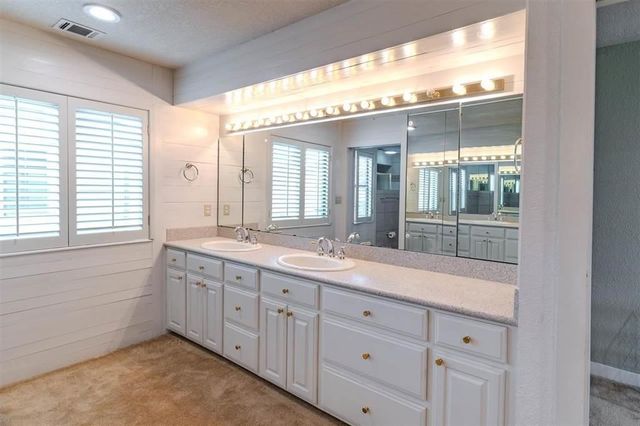 417 NW Chimney Creek Dr, Lawton, OK 73505