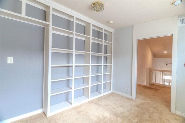 417 NW Chimney Creek Dr, Lawton, OK 73505