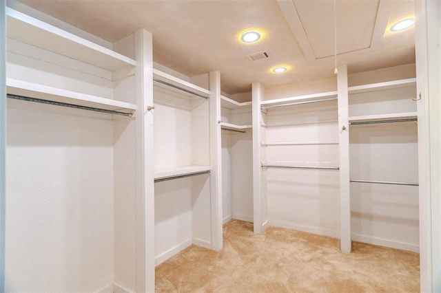 417 NW Chimney Creek Dr, Lawton, OK 73505