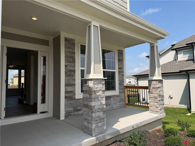 19878 W 114th Place, Olathe, KS 66061