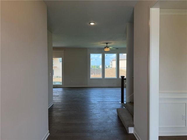 19878 W 114th Place, Olathe, KS 66061