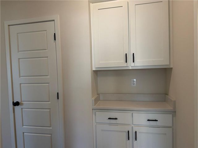 19878 W 114th Place, Olathe, KS 66061