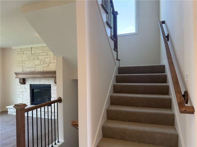 19878 W 114th Place, Olathe, KS 66061