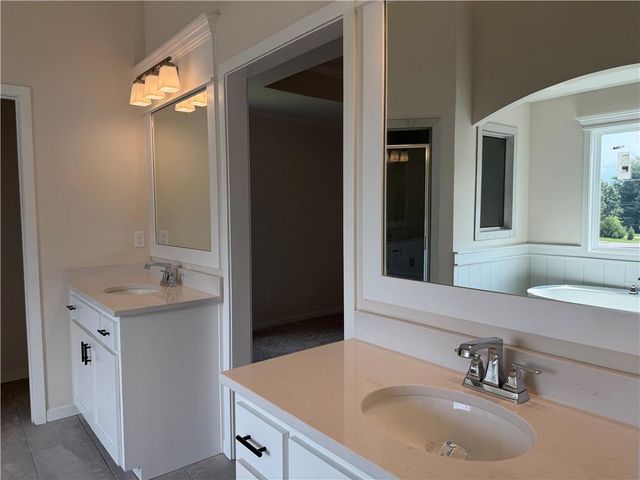 19878 W 114th Place, Olathe, KS 66061