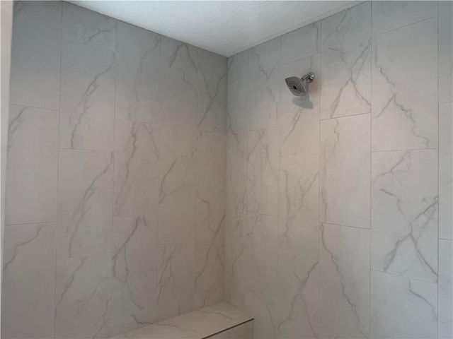 19878 W 114th Place, Olathe, KS 66061