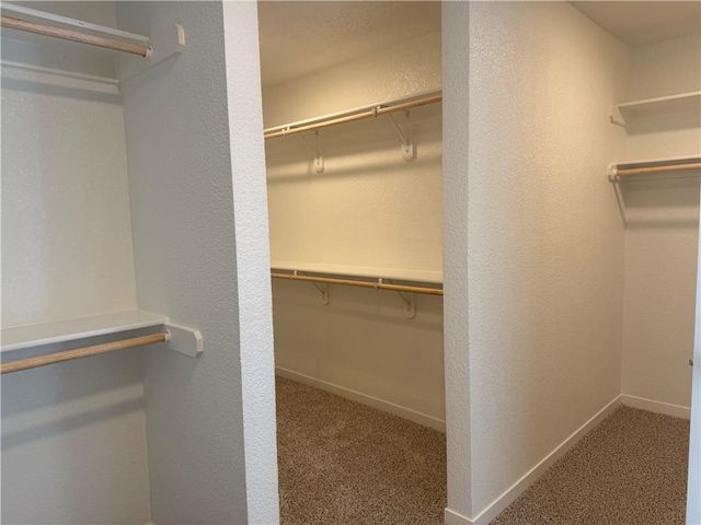 19878 W 114th Place, Olathe, KS 66061