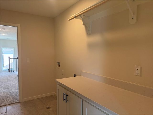 19878 W 114th Place, Olathe, KS 66061