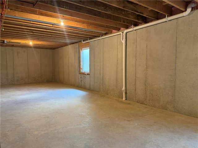 19878 W 114th Place, Olathe, KS 66061