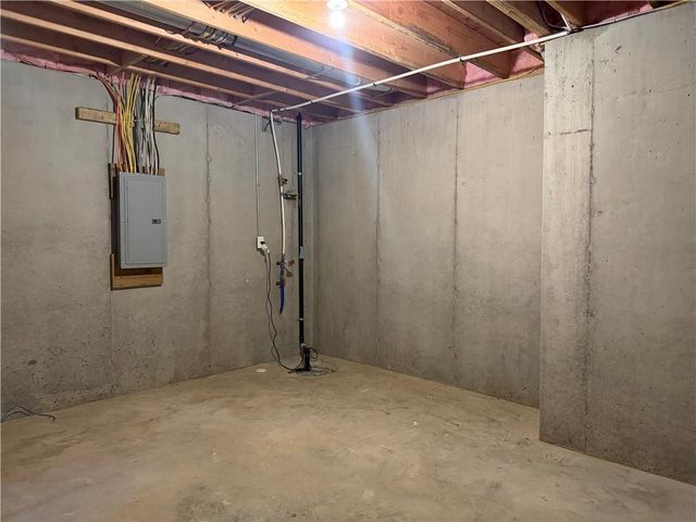 19878 W 114th Place, Olathe, KS 66061