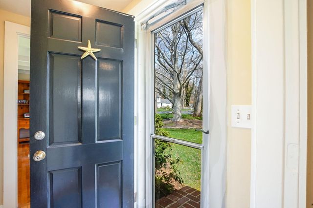 2 Jonathan Lane, Sandwich, MA 02563