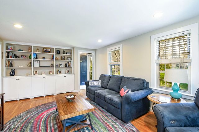 2 Jonathan Lane, Sandwich, MA 02563