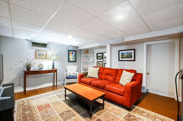 2 Jonathan Lane, Sandwich, MA 02563