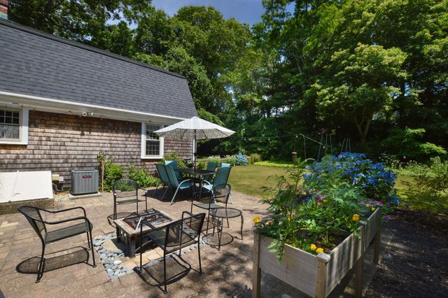 2 Jonathan Lane, Sandwich, MA 02563