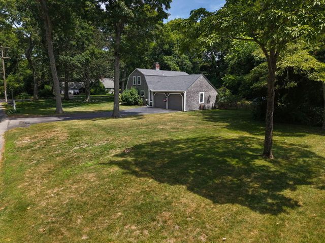 2 Jonathan Lane, Sandwich, MA 02563