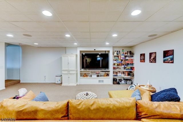 3 Fine Rd, Hillsborough Twp., NJ 08844