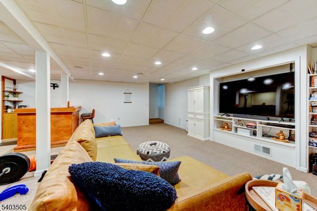 3 Fine Rd, Hillsborough Twp., NJ 08844