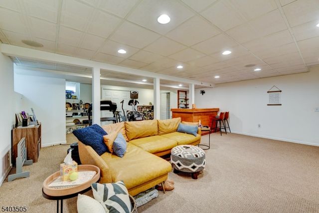 3 Fine Rd, Hillsborough Twp., NJ 08844