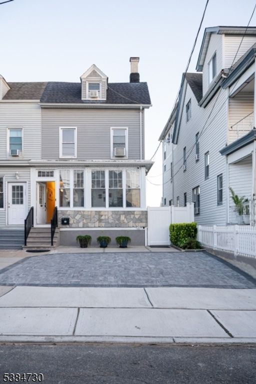 139 Autumn St, Passaic City, NJ 07055