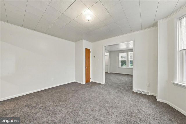 209 RHODES AVE, Collingdale, PA 19023