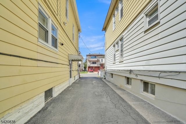 752 S Broad St, Elizabeth City, NJ 07202