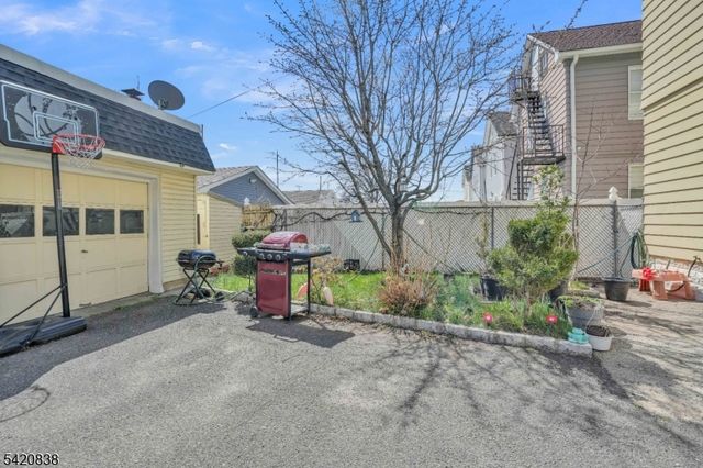 752 S Broad St, Elizabeth City, NJ 07202